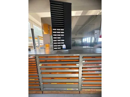 Werkstattschubladenschrank mit Inhalt – RESALE