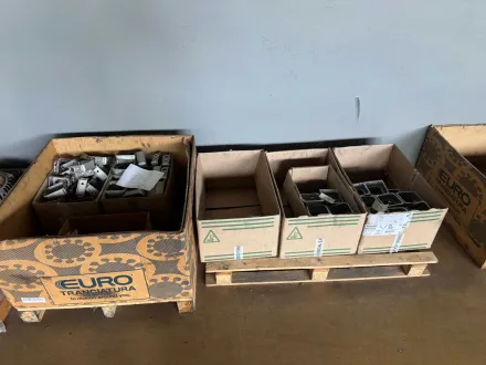 Viele gegossene Aluminium-Elektromotor-Klemmenboxen und Terminalbox-Abdeckungen – RESALE