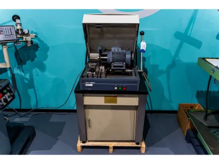 STRUERS LABOTOM-3 Trennschleifmaschine – RESALE