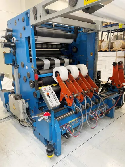 Wt Wickeltechnik SBU 100.100 Rollenschneid- und Wickelmaschine – RESALE