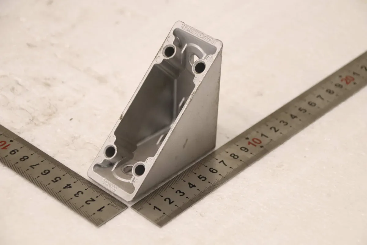 item 539.62 80/40/H80 mm Montagewinkel 3 Stück