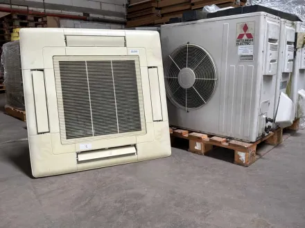 Mitsubishi Electric Hängdeckenklimaanlage – RESALE