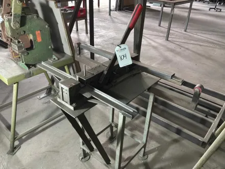 Stanzmaschine – RESALE