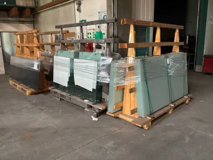 Charge von Glasscheiben – RESALE