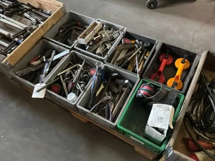 Charge von Handwerkzeugen – RESALE