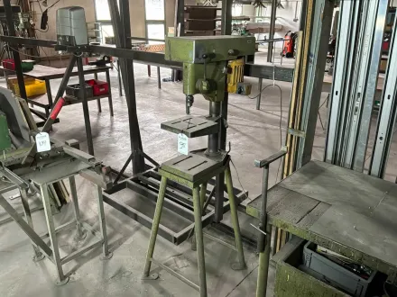 Werkbankbohrer auf Sockel – RESALE