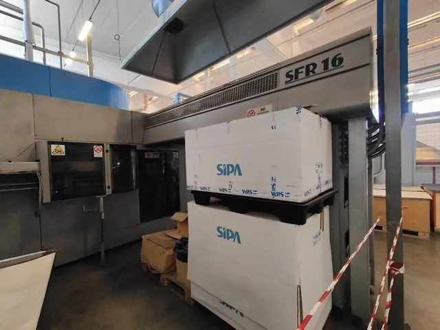 Sipa Used Blow Moulding Machine Si