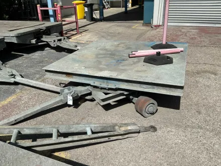 DTA-Abschleppwagen – RESALE