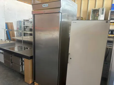 Catering-Ausrüstung - v7tn/1p - Gefrierschränke – RESALE