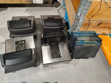 Ein Set von Waagescannern für das Kassensystem, Kassencomputer und Lesegeräte. – RESALE
