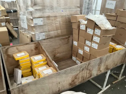 Verschiedene Zubehörteile – RESALE