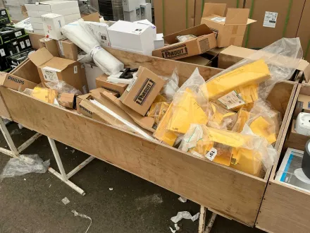 Verschiedene Zubehörteile – RESALE