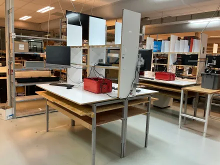 HP Werkstattmöbel mit Computern – RESALE