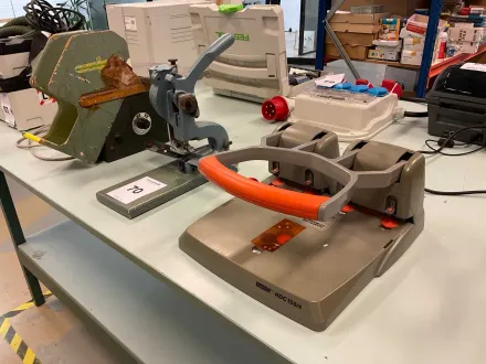 Rapid HDC 150/4 Schüttelmaschine, Ösenmaschine und Lochstanzer – RESALE