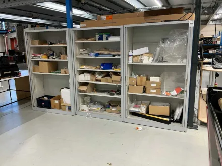 Aktenschränke mit Inhalt (3x) – RESALE