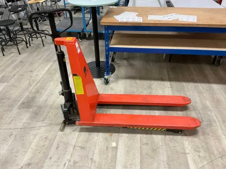 Handhydraulischer Palettenwagen – RESALE
