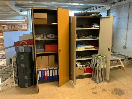 Aktenschränke mit Inhalt (2x) – RESALE