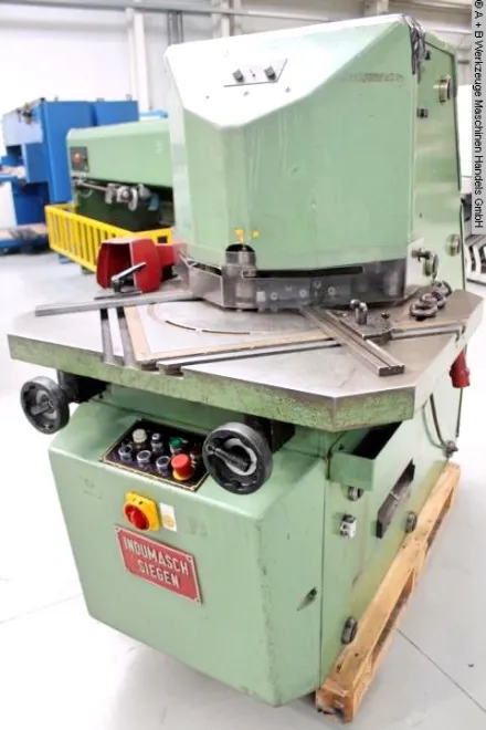 Indumasch 200 H Ausklinkmaschine – RESALE