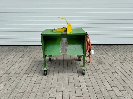 Unbekannter Hersteller Brennholzsäge 220 V – RESALE