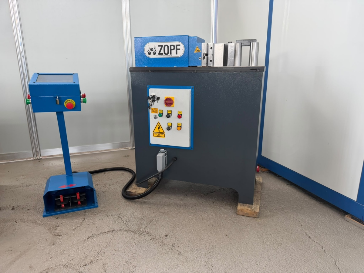 ZOPF T 100 digital Biegemaschine horizontal