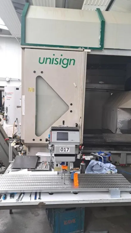 Unisign Univers 4 Bearbeitungszentrum - Universal – RESALE