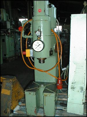 Müller TCE Hydraulische Presse – RESALE