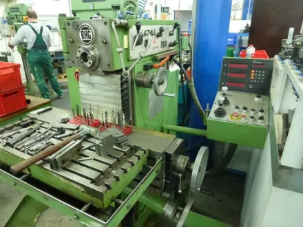 Hermle ( 5X ) UWF 700 / 3x 801 / 802 Werkzeugfräsmaschine - Universal – RESALE