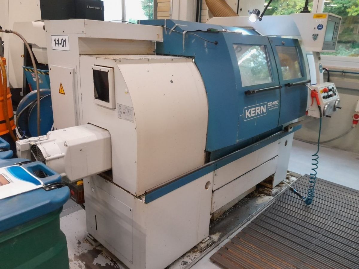 DMT / KERN CD 480 Drehmaschine - zyklengesteuert
