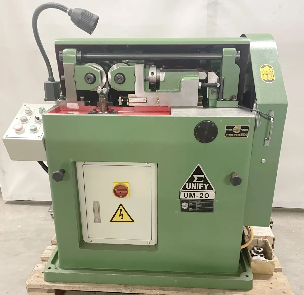 UNIFY UM-20 Gewinderollmaschinen