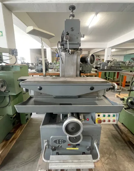 Aciera F 4 Universalfräsmaschinen – RESALE