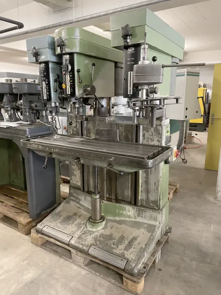 Aciera 22 S 3 Reihenbohrmaschinen – RESALE