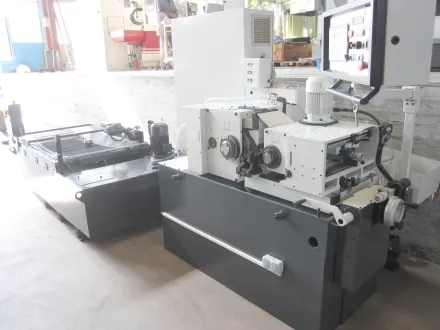 Microrex 2 H Spitzenlosschleifmaschinen – RESALE