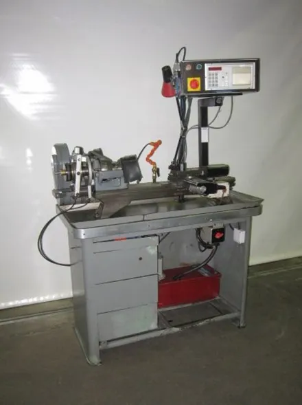 Simonet 102 Mechanikerdrehmaschinen – RESALE