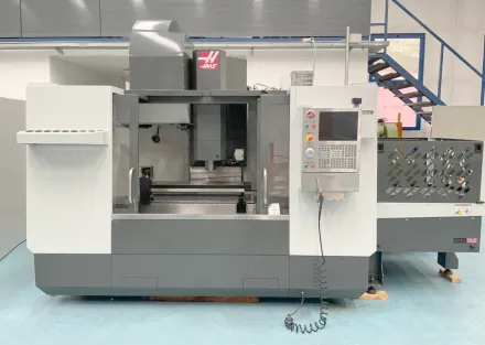 Haas VF-3SSAPC Bearbeitungszentren – RESALE