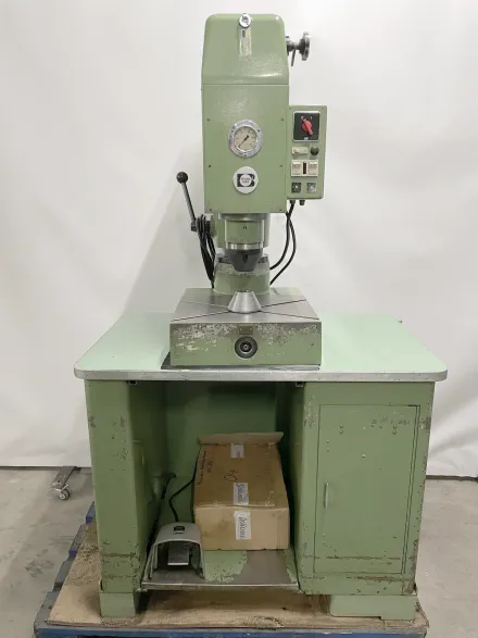 Bräcker PN 300 Sonstige Nietmaschinen – RESALE