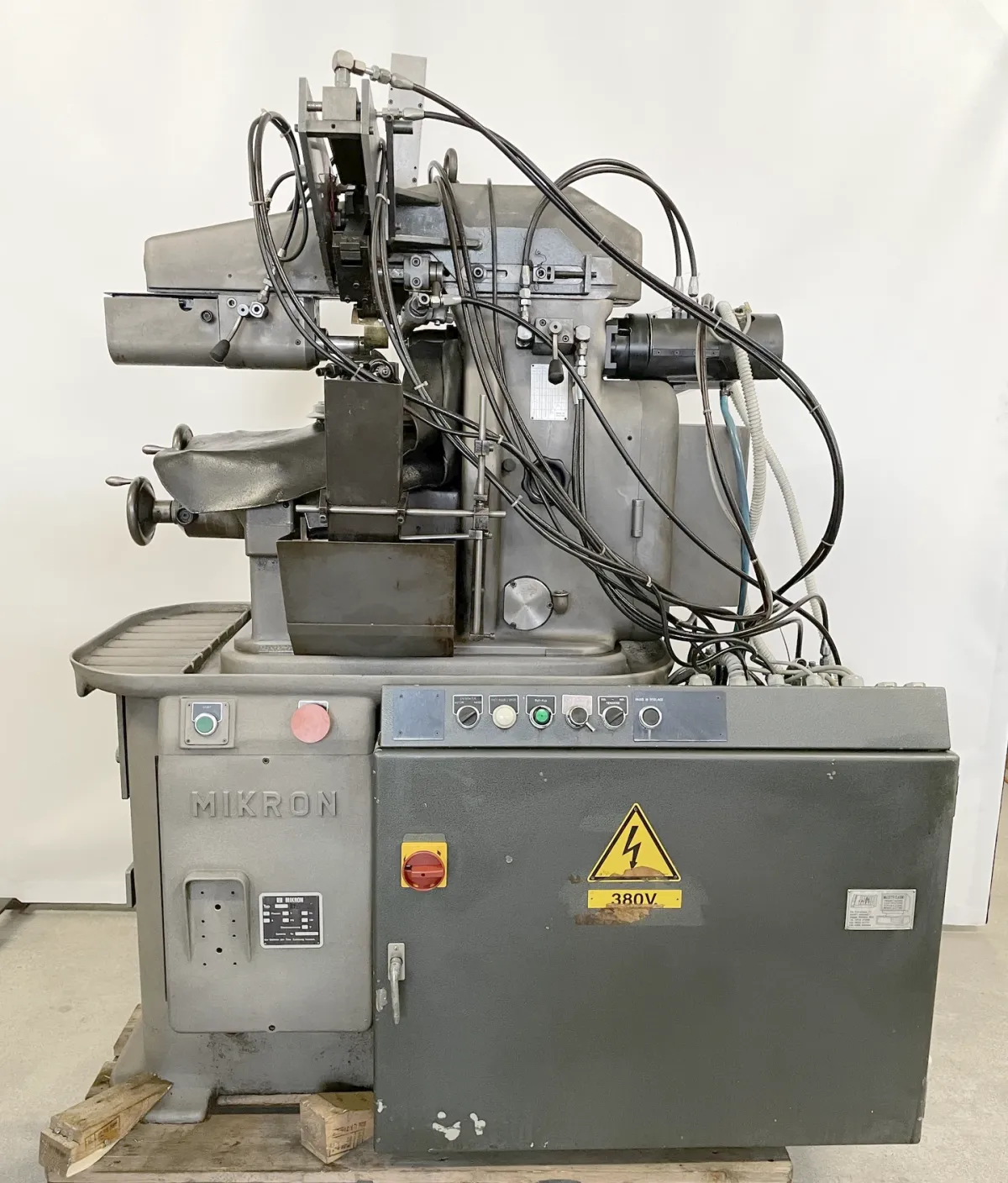 MIKRON A 102.05 Abwälzfräsmaschinen