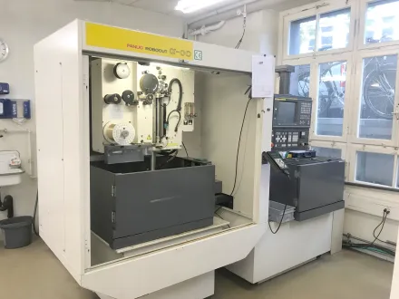 Fanuc Robocut Alpha 0C Drahterodiermaschinen – RESALE