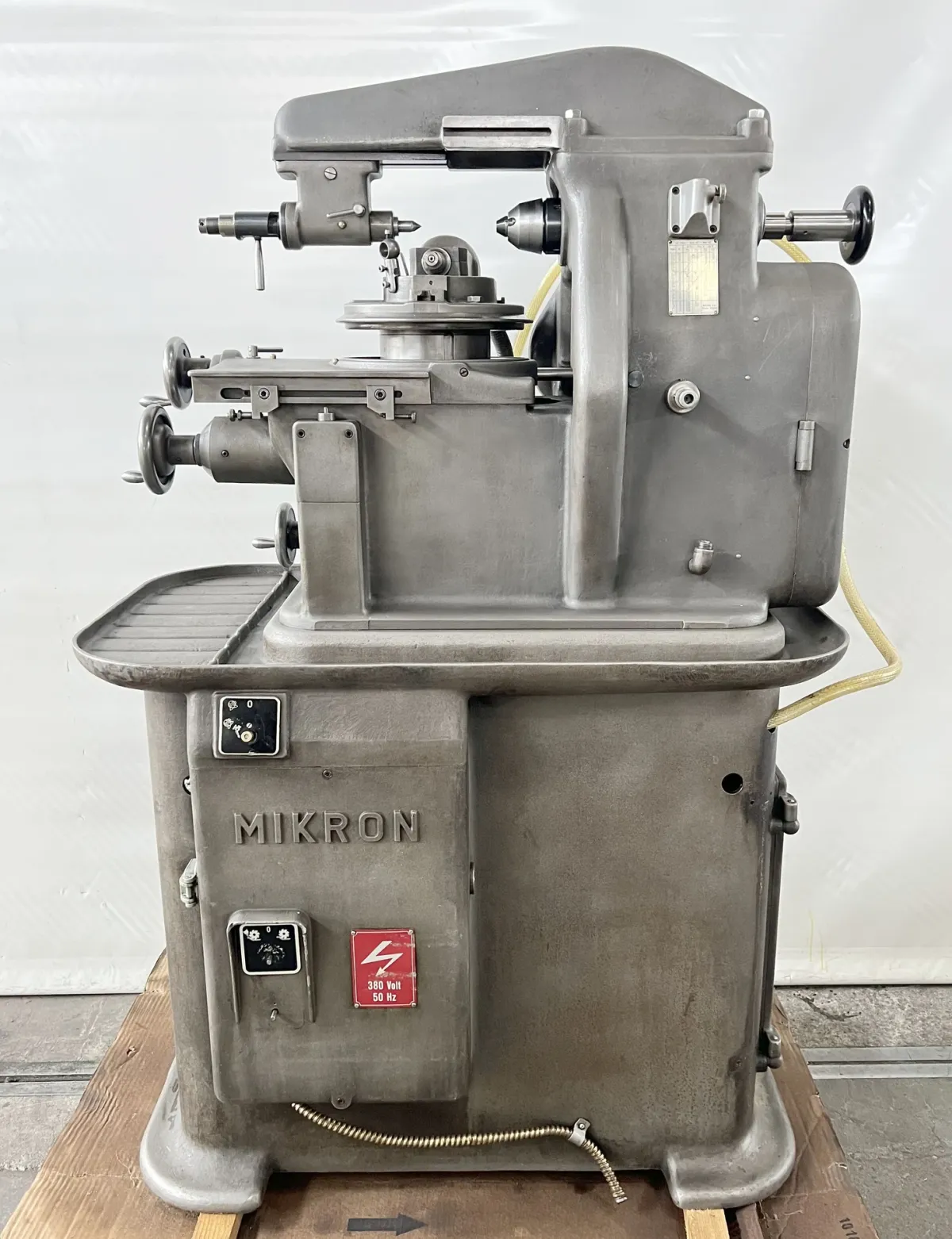 MIKRON 102.05 Abwälzfräsmaschinen