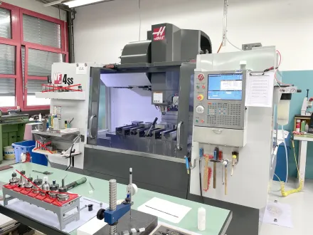 Haas VF-4 SS Bearbeitungszentren – RESALE