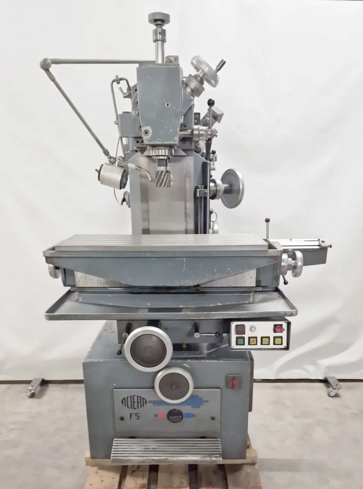 ACIERA F 5 Universalfräsmaschinen