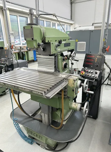 Deckel FP 3 Universalfräsmaschinen – RESALE