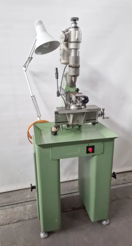 Sixis S 101 Universalfräsmaschinen – RESALE