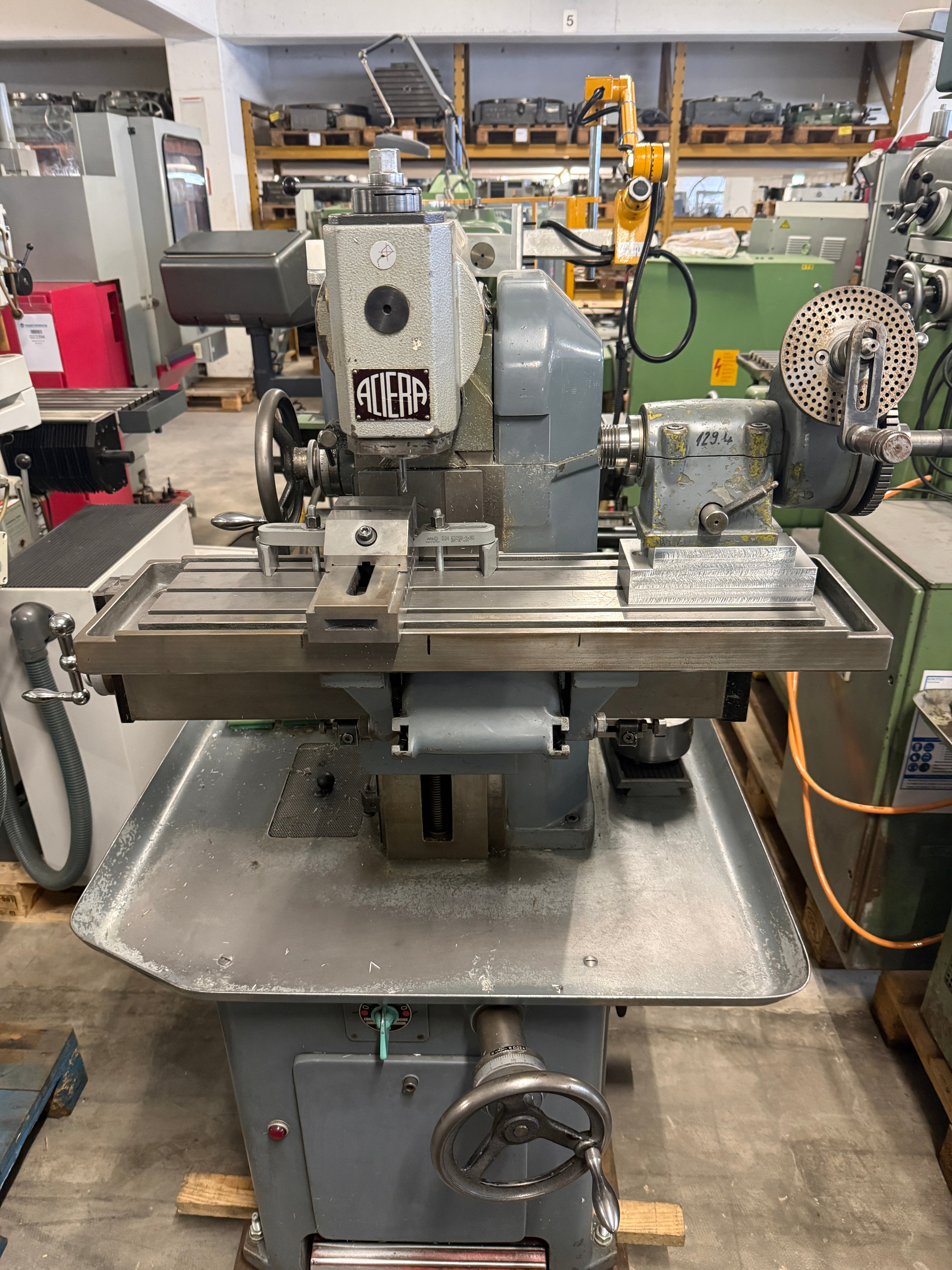 Aciera F 3 S Universalfräsmaschinen – RESALE