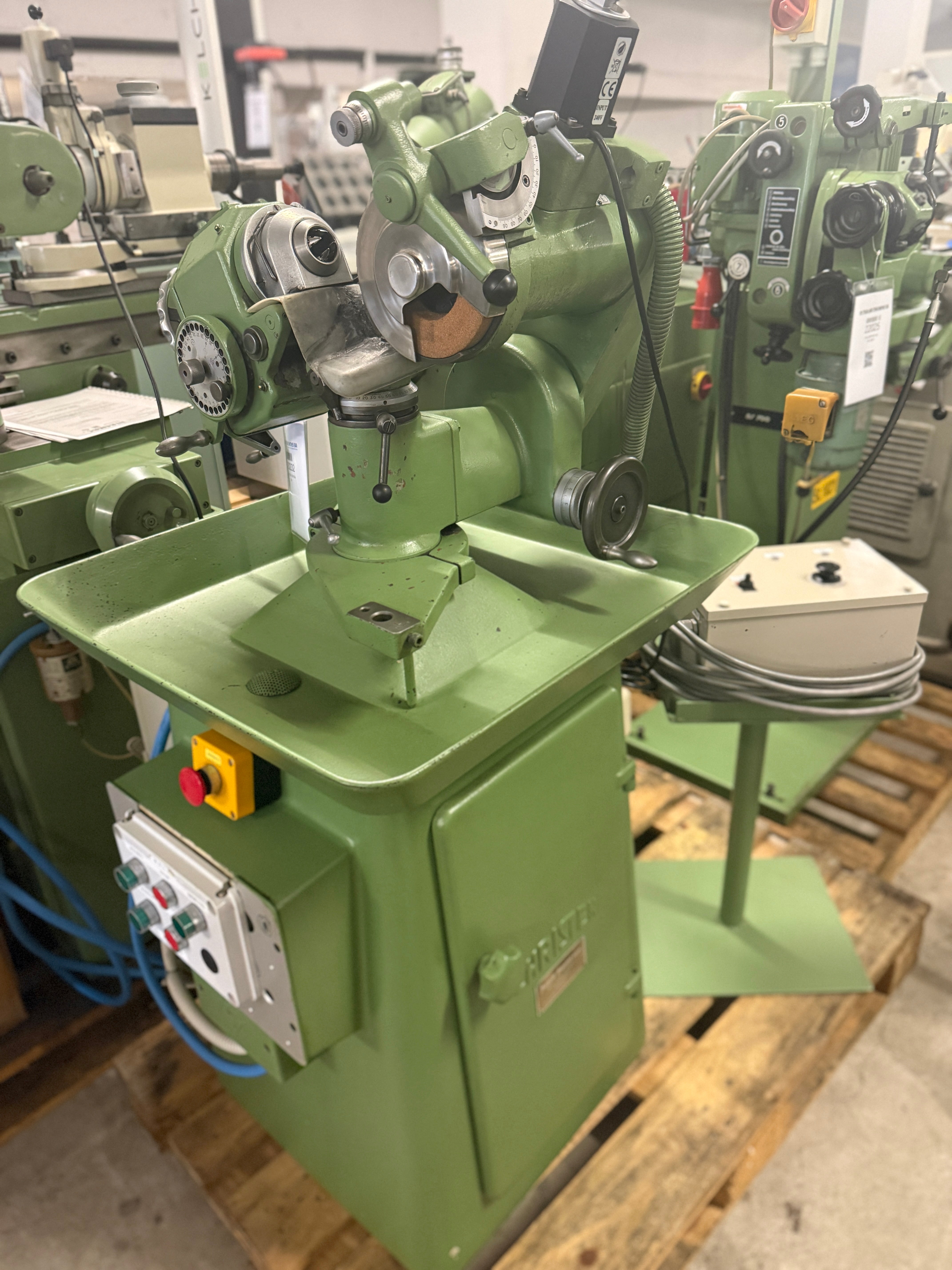 Christen 1-32/100A Bohrerschleifmaschinen – RESALE