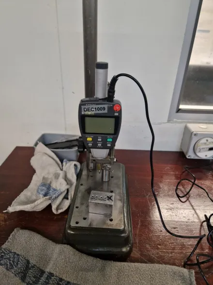 Mitutoyo Micromètre de contôle Nr. 33 Messmaschinen – RESALE