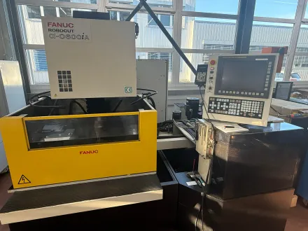 Fanuc Robocut C 600 iA Drahterodiermaschinen – RESALE