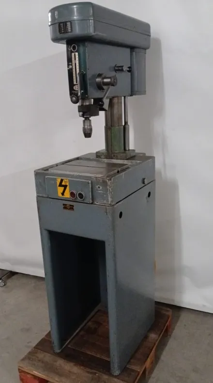 Aciera 10 T Tischbohrmaschinen – RESALE