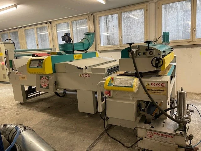 Giardina Lackieranlage mit Uv Trocknung
