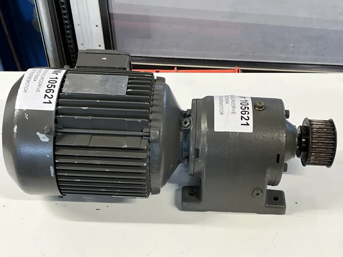 SEW-EURODRIVE R40DT90S4 GETRIEBEMOTOR