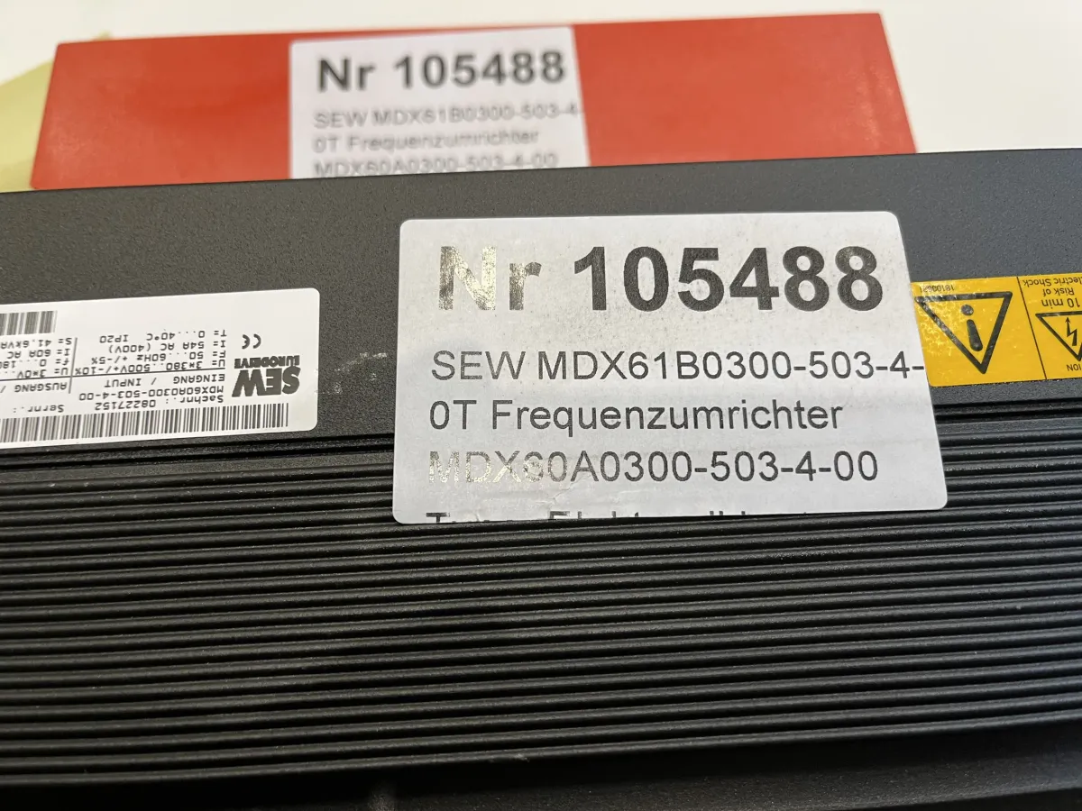 SEW MDX61B0300-503-4-0T Frequenzumrichter MDX60A03